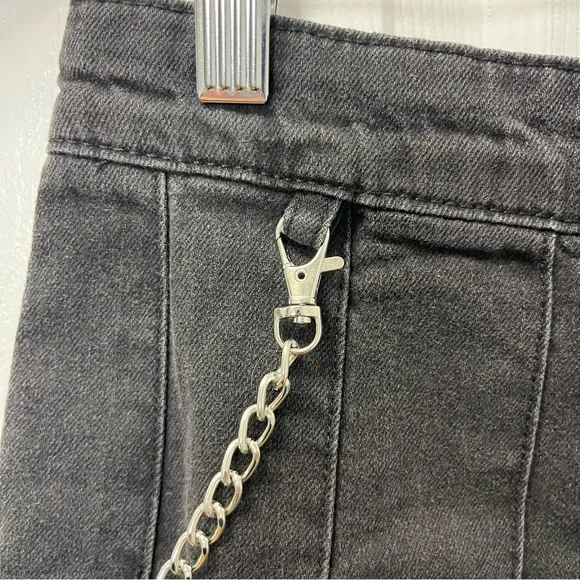 H&M Women Denim Black Pleated Mini Skirt with Removable Chain Detail Size 6 Punk - Picture 3 of 10
